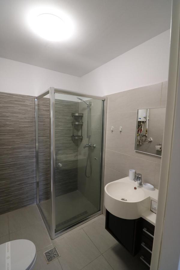 Charming Cozy Studio - Old Town - Free Minibar Apartment Bucureşti Ngoại thất bức ảnh