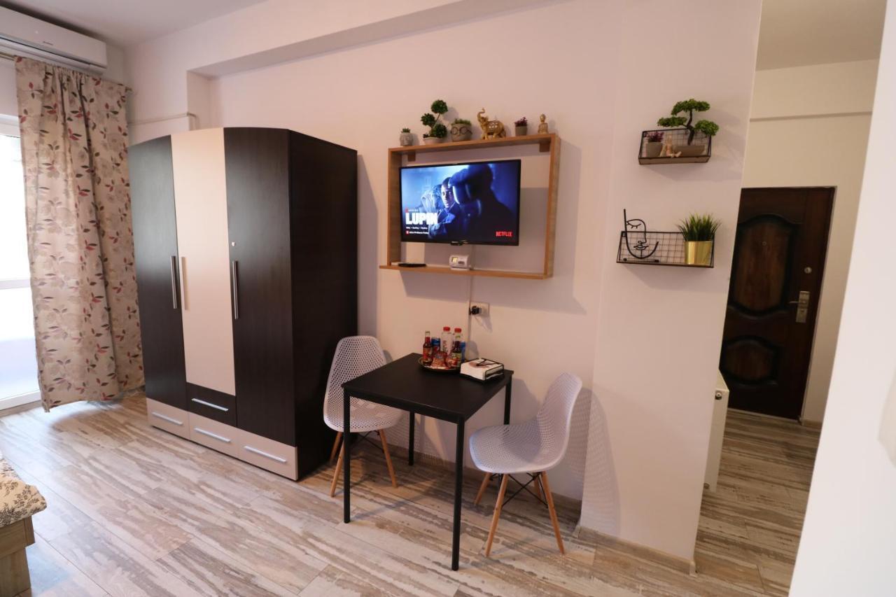 Charming Cozy Studio - Old Town - Free Minibar Apartment Bucureşti Ngoại thất bức ảnh