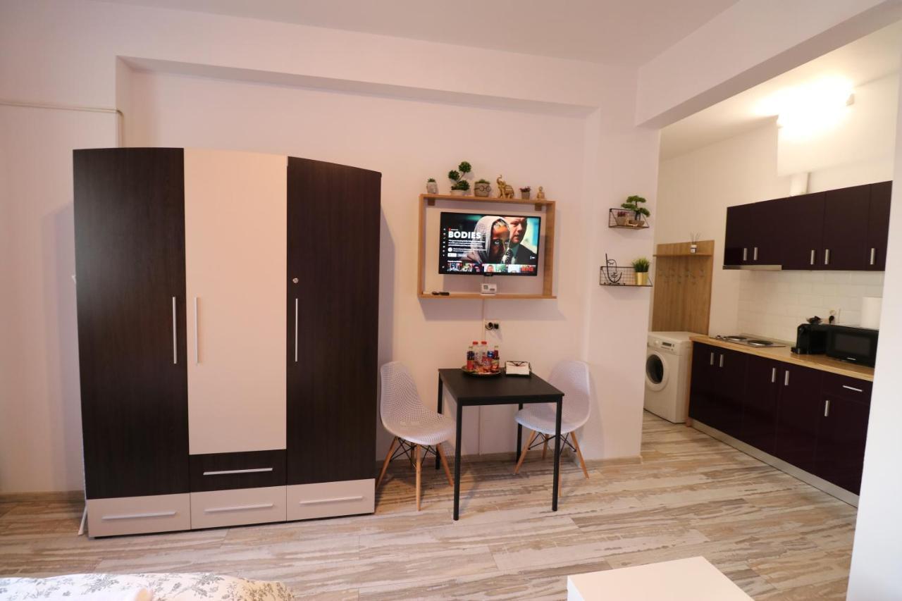 Charming Cozy Studio - Old Town - Free Minibar Apartment Bucureşti Ngoại thất bức ảnh